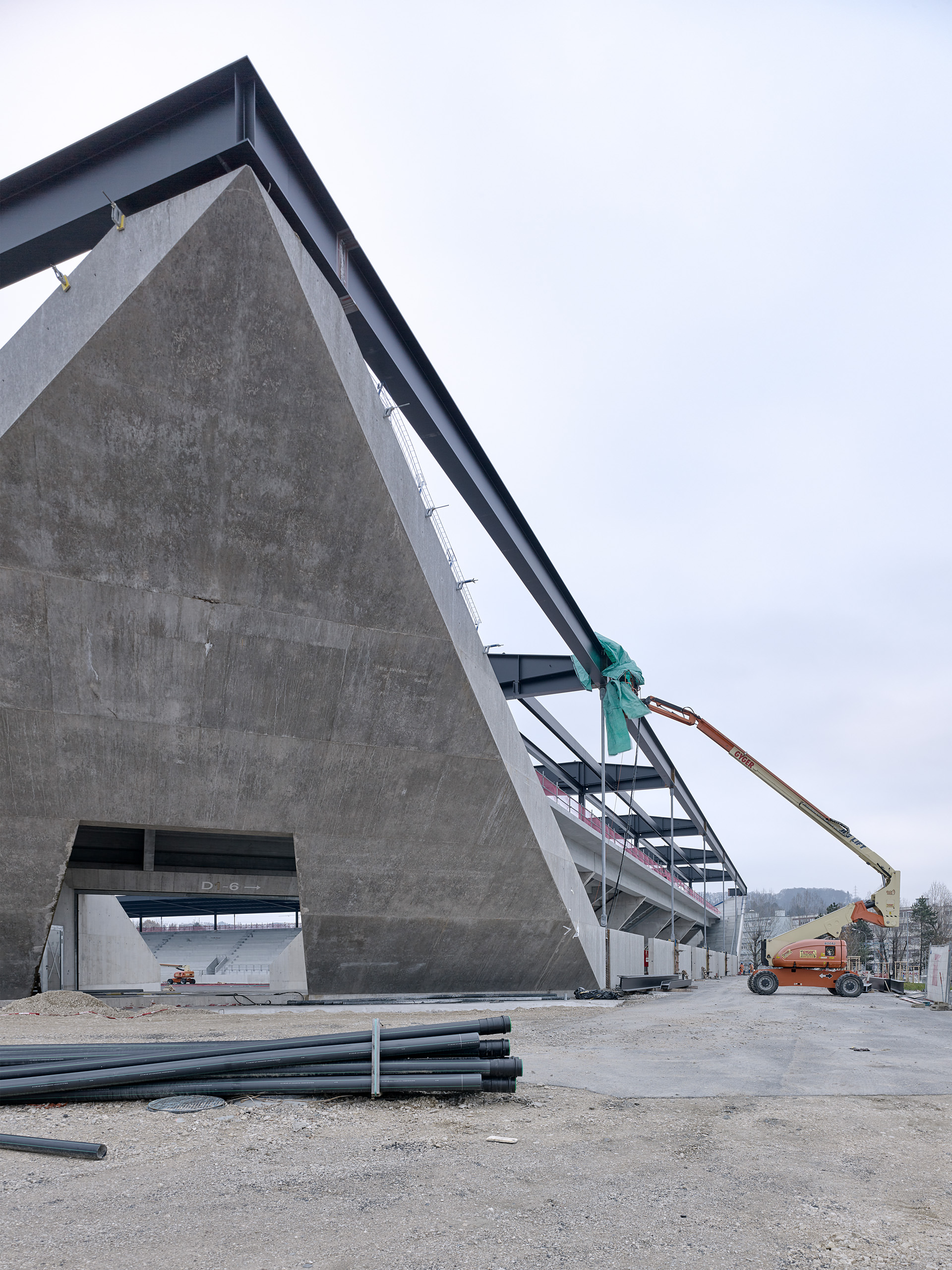 Stade de la Tuilière, Lausanne